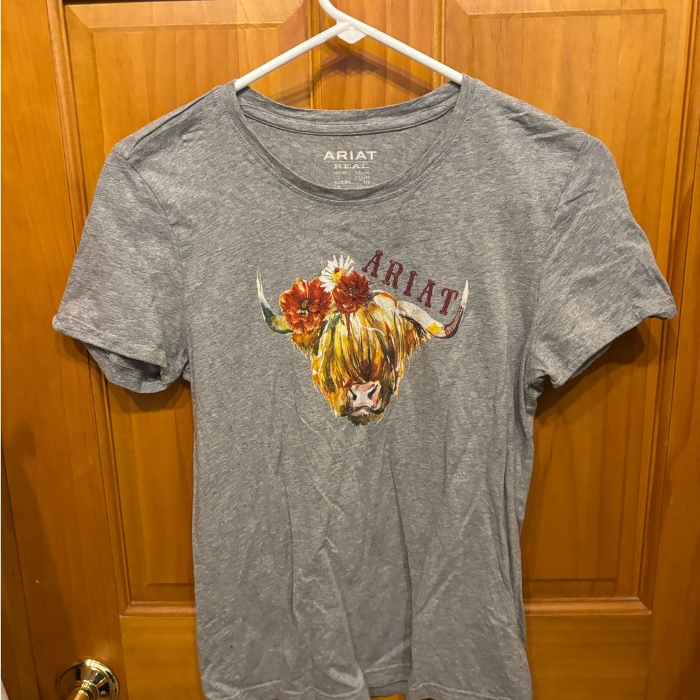 Ariat Heather Gray Floral Graphic Tee girls XXL or woman’s XS